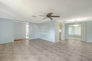 2822 Safe Harbor Cir, Sarasota, FL 34231 - Photo 13