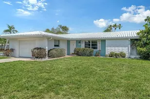 2822 Safe Harbor Cir, Sarasota, FL 34231 - Photo 11