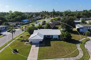 2822 Safe Harbor Cir, Sarasota, FL 34231 - Photo 5