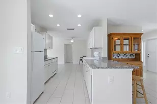930 W Kathy Ct, Venice, FL 34293 - Photo 19