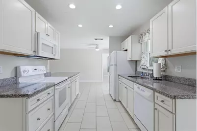 930 W Kathy Court, Venice, FL 34293 - Photo 21