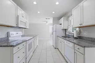 930 W Kathy Ct, Venice, FL 34293 - Photo 21