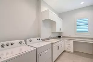 7920 Mainsail Ln, Sarasota, FL 34240 - Photo 29