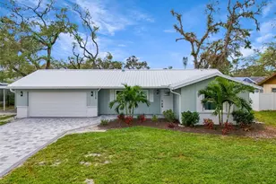 5528 Briarcliff Dr, Sarasota, FL 34232 - Photo 1