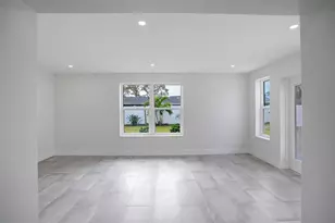 5528 Briarcliff Dr, Sarasota, FL 34232 - Photo 11