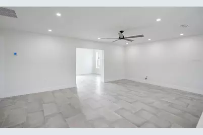 5528 Briarcliff Drive, Sarasota, FL 34232 - Photo 9