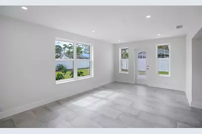 5528 Briarcliff Drive, Sarasota, FL 34232 - Photo 13