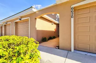 6626 7th Ave Cir W, Bradenton, FL 34209 - Photo 5