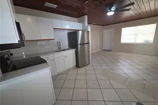 419 32nd Ave E, Bradenton, FL 34208 - Photo 9
