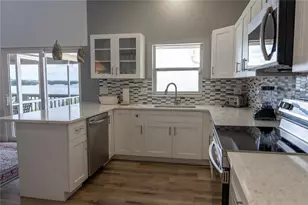 2424 Bay Dr, Bradenton, FL 34207 - Photo 19