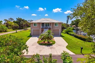 9050 Caloosa Dr, Venice, FL 34293 - Photo 3