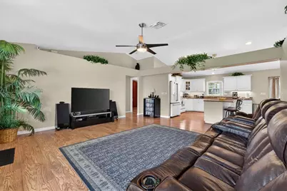 9050 Caloosa Drive, Venice, FL 34293 - Photo 7