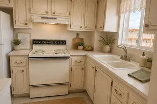 3973 Lake Bayshore Dr, Bradenton, FL 34205 - Photo 3