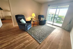 3973 Lake Bayshore Dr, Bradenton, FL 34205 - Photo 9