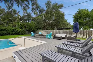 322 Suwanee Ave, Sarasota, FL 34243 - Photo 29
