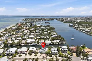 517 Kumquat Dr, Anna Maria, FL 34216 - Photo 1