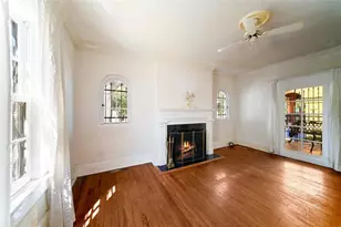 411 Burns Ct, Sarasota, FL 34236 - Photo 5