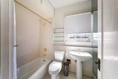 411 Burns Court, Sarasota, FL 34236 - Photo 11
