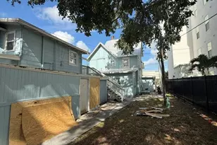 1425 14th St W, Bradenton, FL 34205 - Photo 9