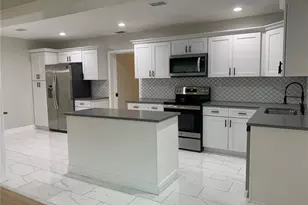 1524 18th Ave N, Saint Petersburg, FL 33704 - Photo 1
