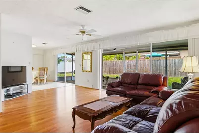 8824 Phyliss Avenue, Sarasota, FL 34231 - Photo 11