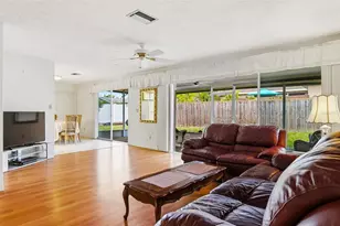 8824 Phyliss Ave, Sarasota, FL 34231 - Photo 11