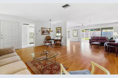 8824 Phyliss Avenue, Sarasota, FL 34231 - Photo 9