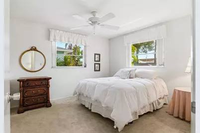 8824 Phyliss Avenue, Sarasota, FL 34231 - Photo 27