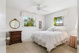 8824 Phyliss Ave, Sarasota, FL 34231 - Photo 27