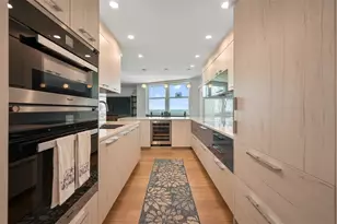 1050 Longboat Club Rd, Longboat Key, FL 34228 - Photo 9