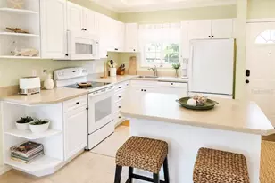 8360 Wingate Dr, Sarasota, FL 34238 - Photo 9