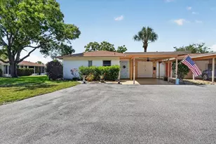 2719 51st Ave W, Bradenton, FL 34207 - Photo 3