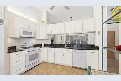 7706 Whitebridge Glen, University Park, FL 34201 - Photo 13