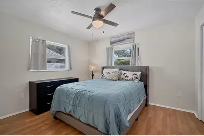 2926 Captiva Drive, Sarasota, FL 34231 - Photo 9