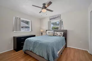 2926 Captiva Dr, Sarasota, FL 34231 - Photo 9