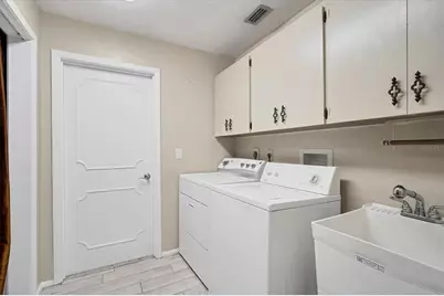 2926 Captiva Drive, Sarasota, FL 34231 - Photo 23