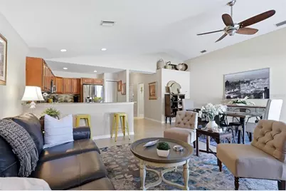 7106 35th Street E, Sarasota, FL 34243 - Photo 9