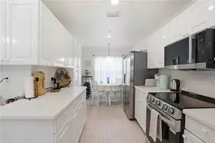 6594 Fairway Gardens Dr, Bradenton, FL 34203 - Photo 11