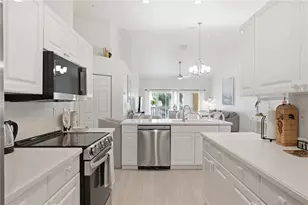 6594 Fairway Gardens Dr, Bradenton, FL 34203 - Photo 7
