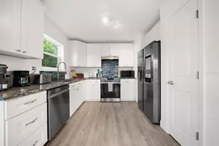 2375 Bahia Vista St, Sarasota, FL 34239 - Photo 27