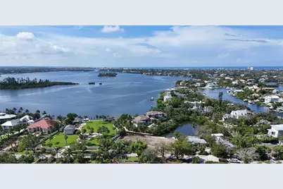 546 Freeling Drive, Sarasota, FL 34242 - Photo 3