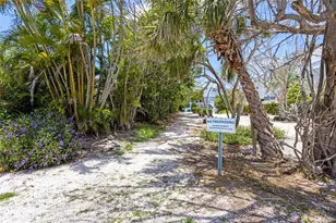 546 Spanish Dr S, Longboat Key, FL 34228 - Photo 49