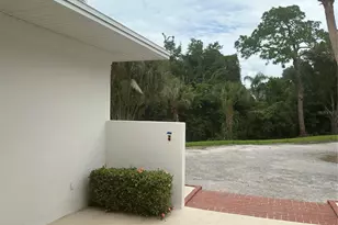502 Magellan Dr, Sarasota, FL 34243 - Photo 7