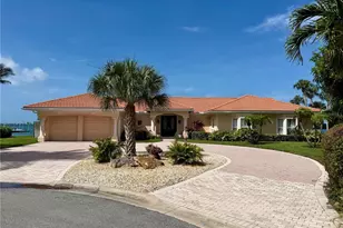 376 W Royal Flamingo Dr, Sarasota, FL 34236 - Photo 3