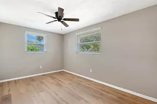 2706 White Sands Dr, Sarasota, FL 34231 - Photo 13