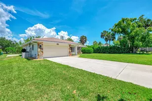 2340 Palmetto St, Nokomis, FL 34275 - Photo 3
