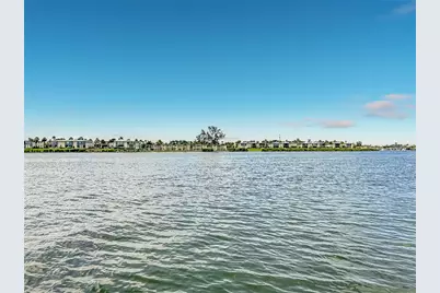 605 Key Royale Drive, Holmes Beach, FL 34217 - Photo 21
