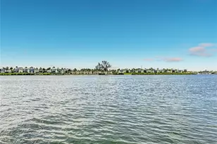 605 Key Royale Dr, Holmes Beach, FL 34217 - Photo 21