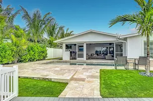 605 Key Royale Dr, Holmes Beach, FL 34217 - Photo 21