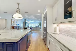 605 Key Royale Dr, Holmes Beach, FL 34217 - Photo 53